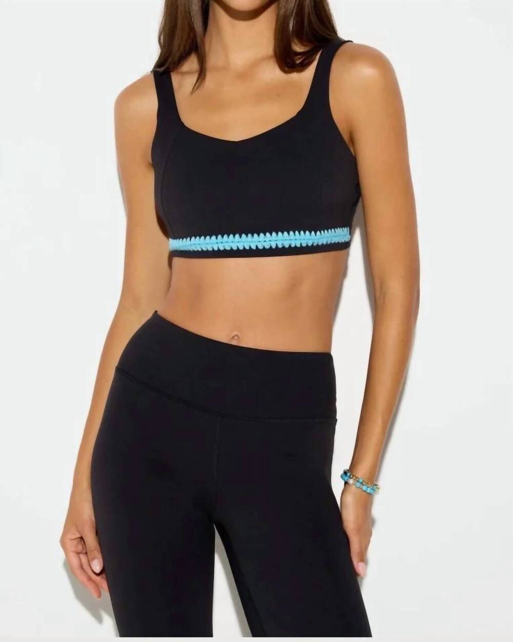 NEW SPIRITUAL GANGSTER om sports bra in black